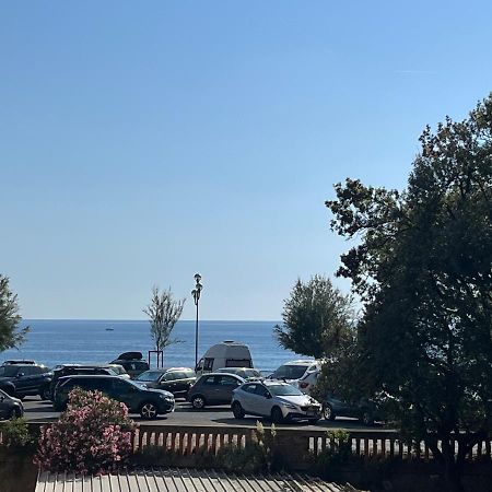 Appartamento Aria Di Mare 레반토 외부 사진