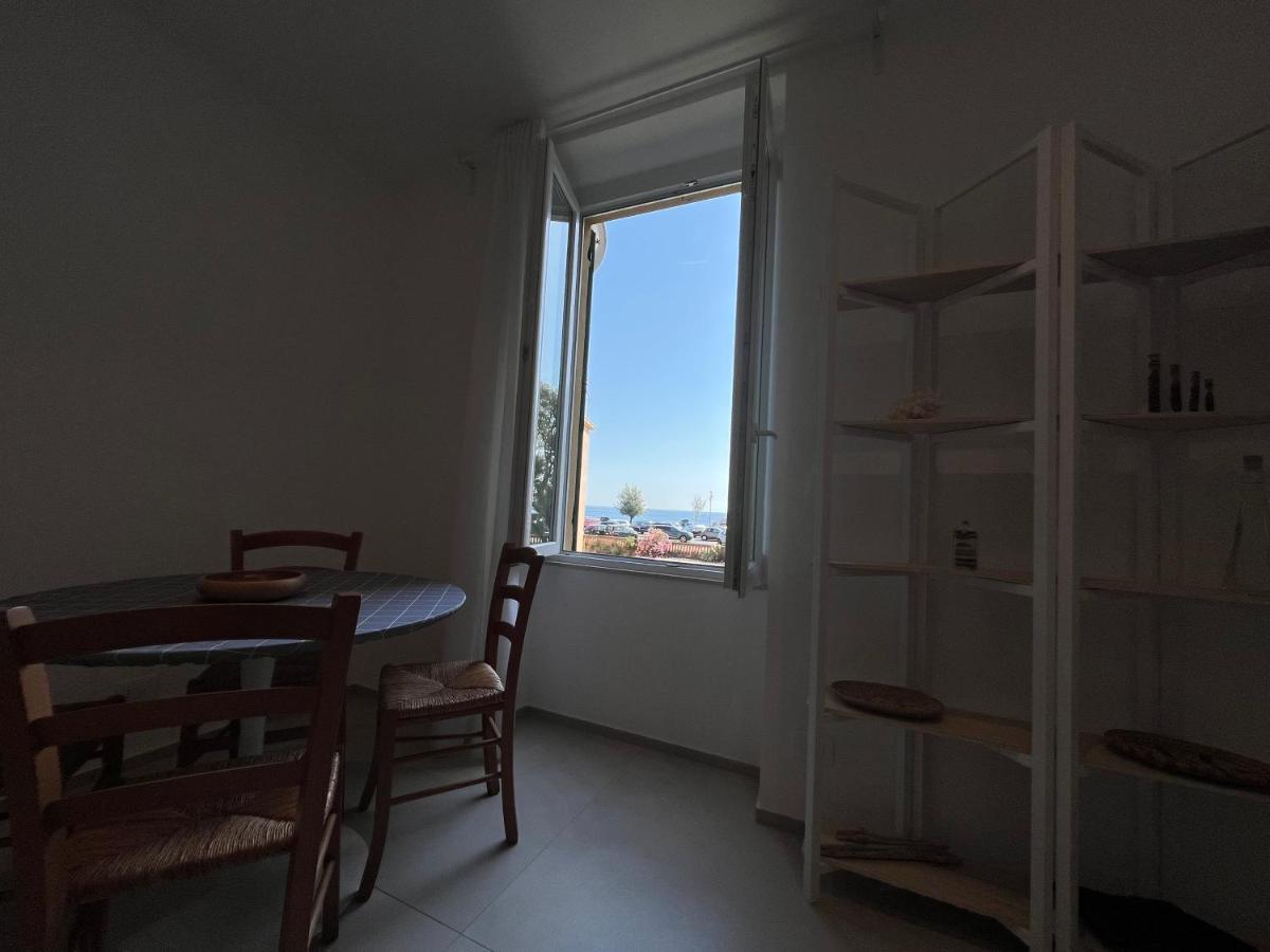 Appartamento Aria Di Mare 레반토 외부 사진